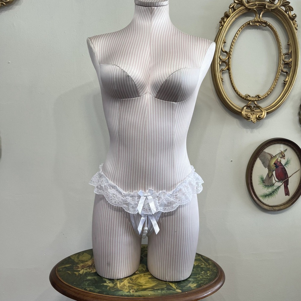 WILN White Lace Pearl Embellished Thong Lingerie Size Small